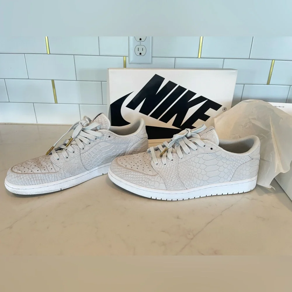 Promo sample Air Jordan 1 Retro Off White Low Snakeskin Size 11 Nike Rare 2017